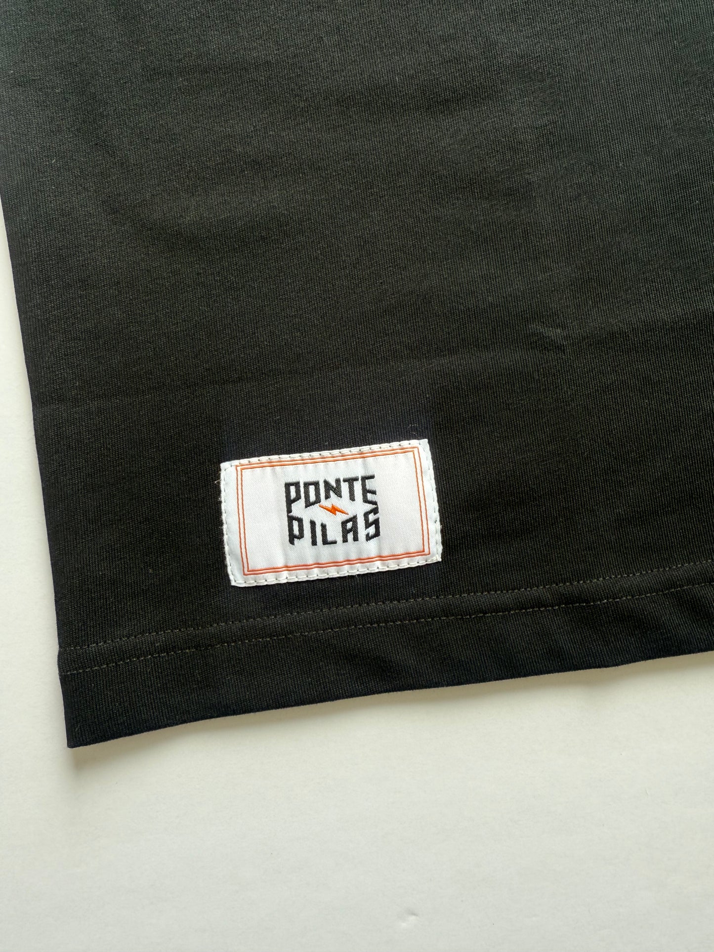 ponte las pilas "LETRA PESADA" shirt