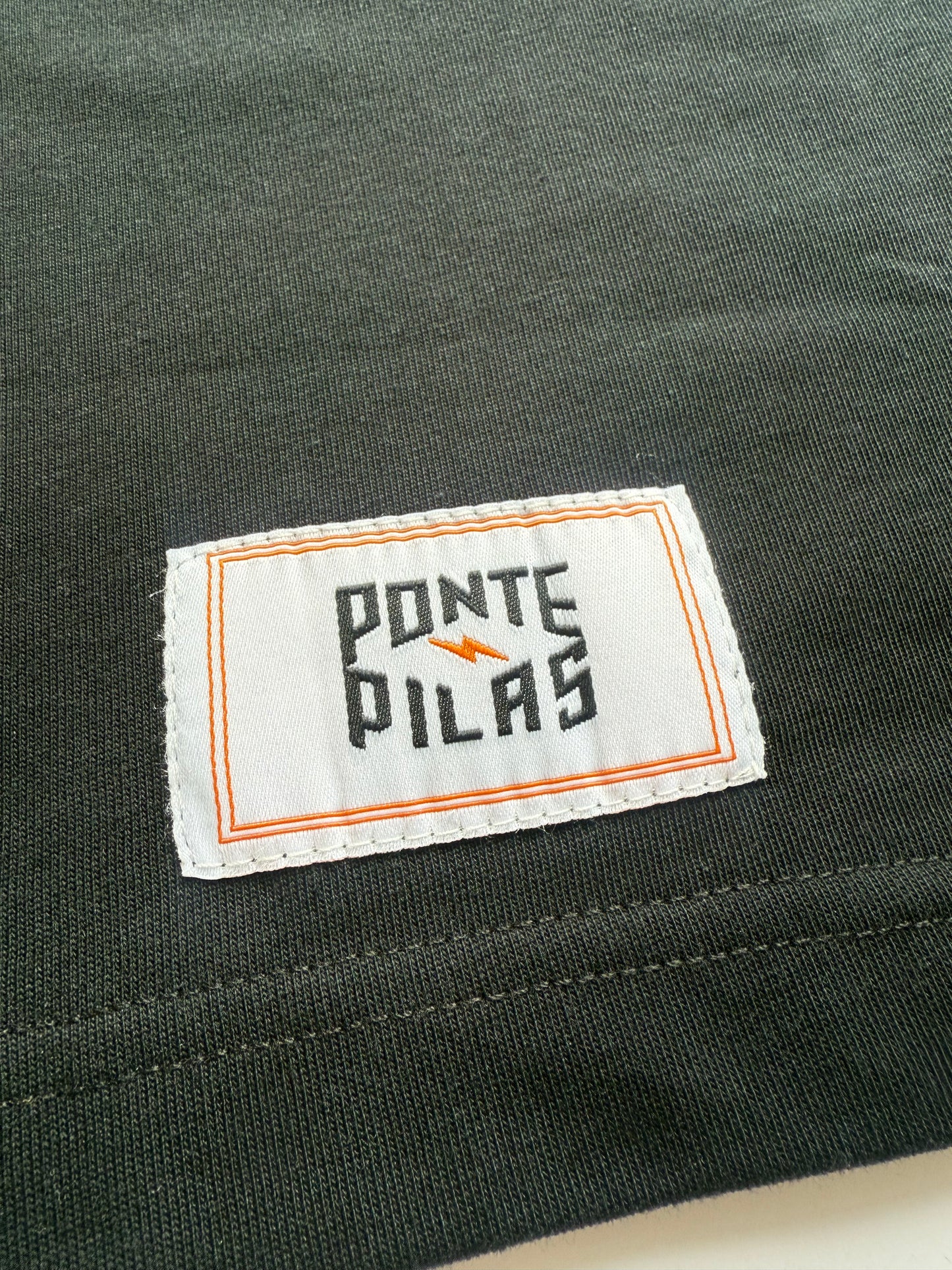 ponte las pilas "LETRA PESADA" shirt